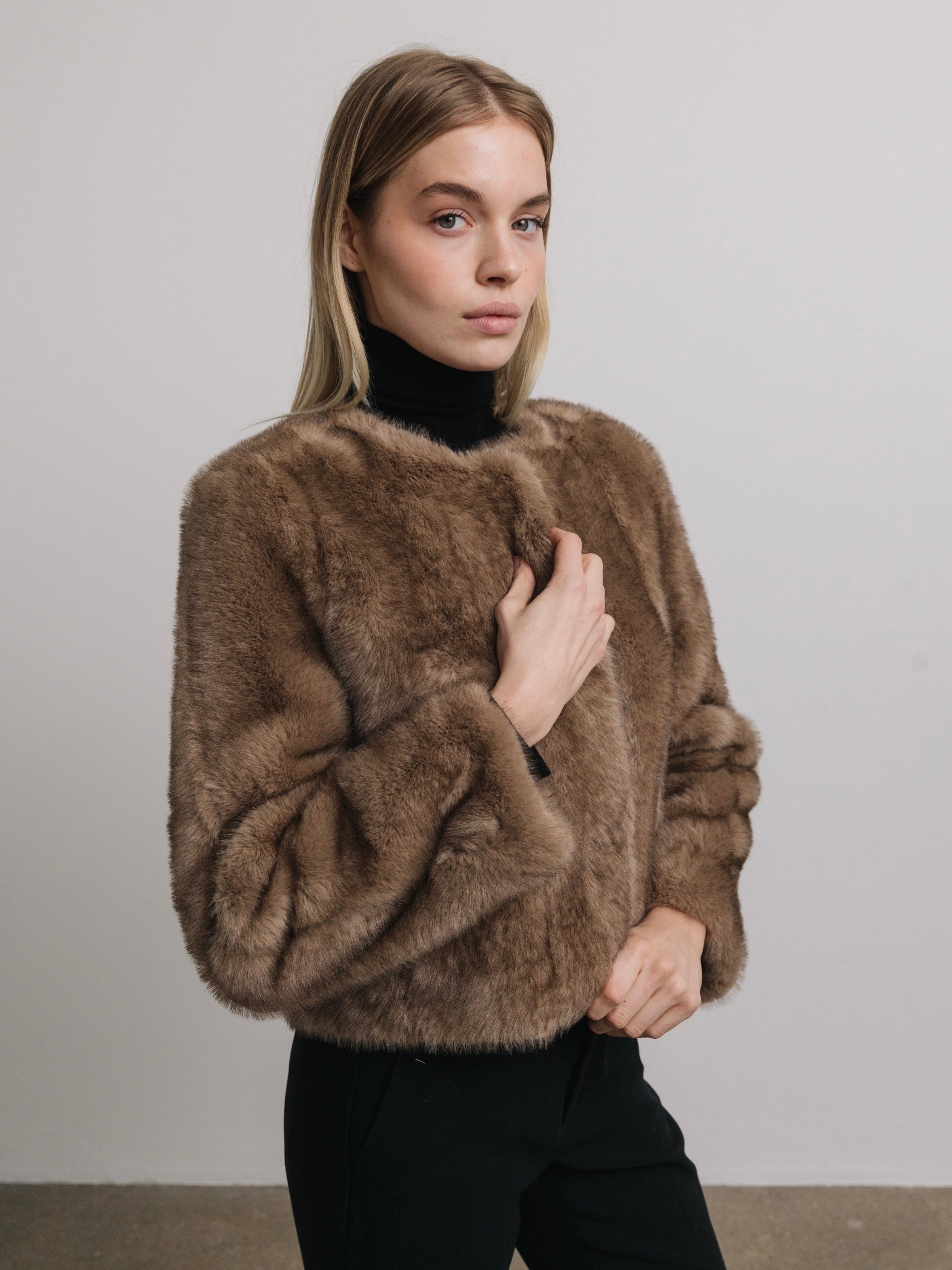 Louise Faux Fur Jacket in Cocoa